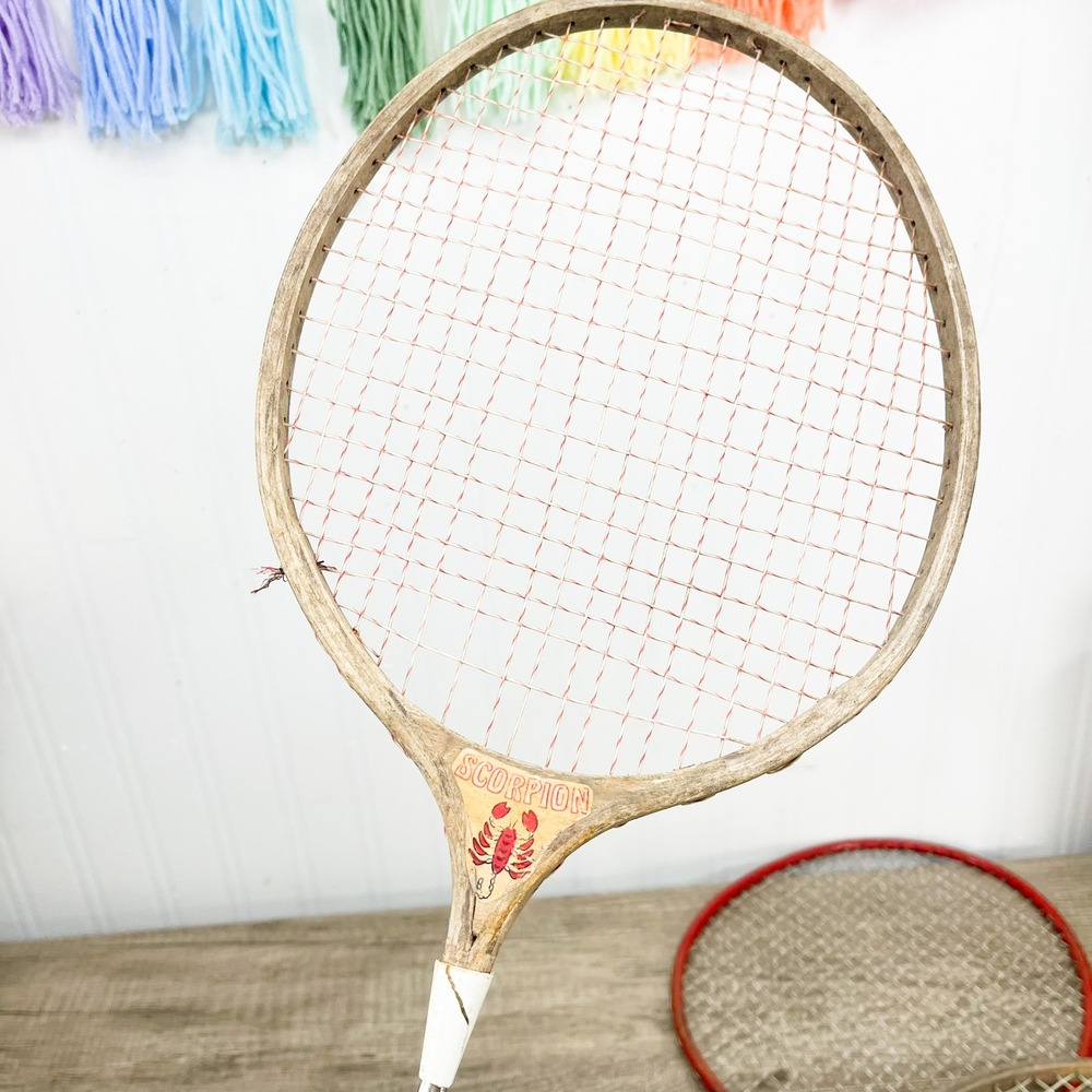 Vintage Badminton Racket Set Regent Scorpion Red Wood Metal Sports Decor 3pc - Picture 10 of 12